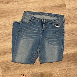 Old navy rockstar skinny jeans n medium wash size 16
